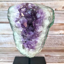 Load image into Gallery viewer, Stunning Amethyst Geode Treasure