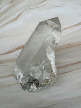 Cargar imagen en el visor de la galería, Luminary Lemurian Quartz
