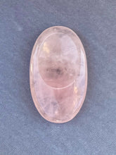 Cargar imagen en el visor de la galería, Serene Rose Quartz Palm Stones
