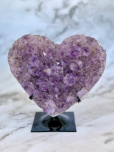 Cargar imagen en el visor de la galería, Heart of Serenity - Amethyst Crystal Heart
