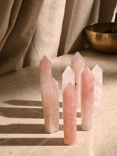 Load image into Gallery viewer, Heart&#39;s Resonance: Rose Quartz Point Ensemble
