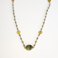 Cargar imagen en el visor de la galería, Labradorite Necklace with Polished Pyrite Chain in Gold
