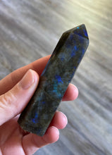 Load image into Gallery viewer, Labradorite  Point
